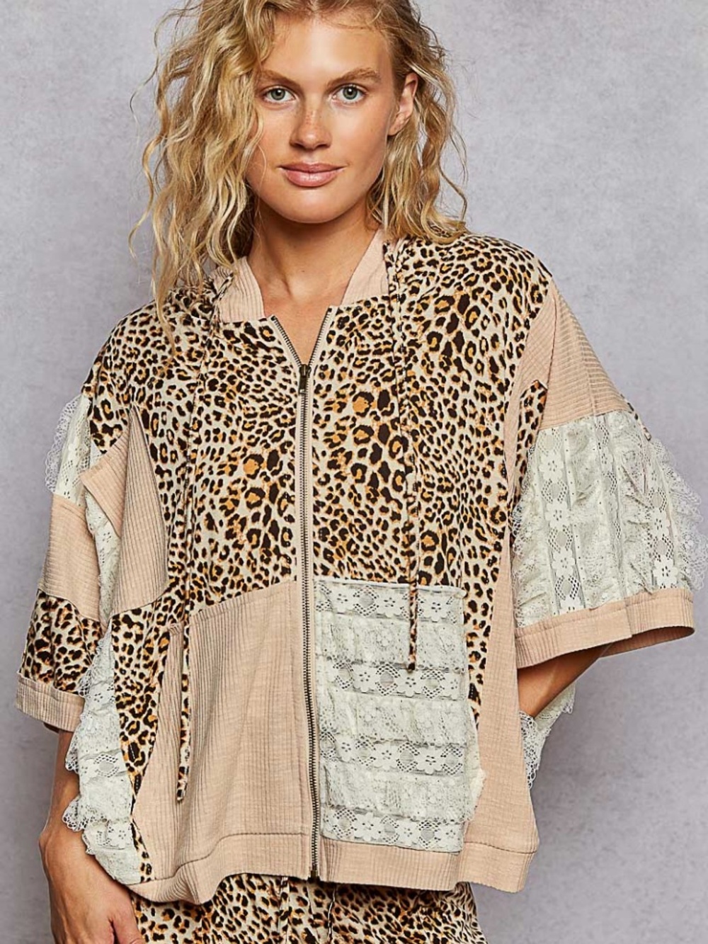 "The Brielle" Beige Oversized 3/4 Sleeve Leopard Print Lace Zip Up Hoodie - Picture 3 of 3